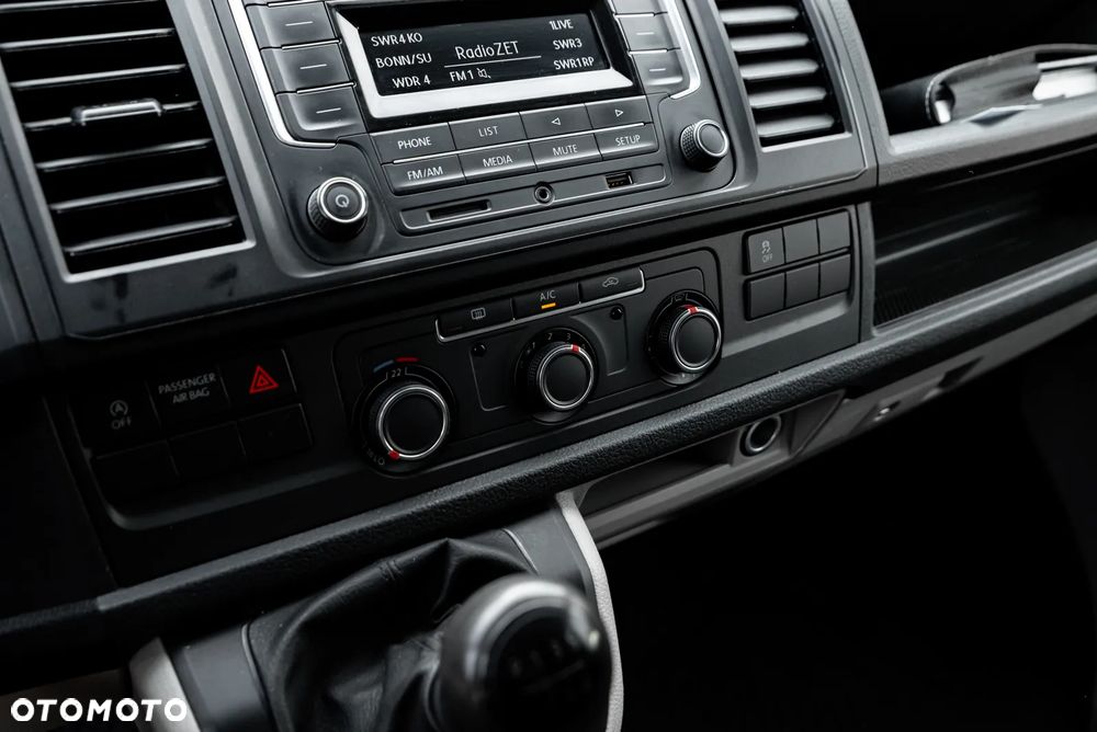 Volkswagen Transporter - 22