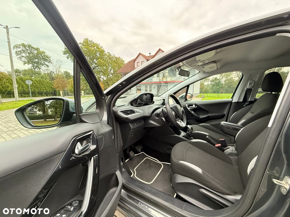 Peugeot 208 1.2 VTi Style - 14