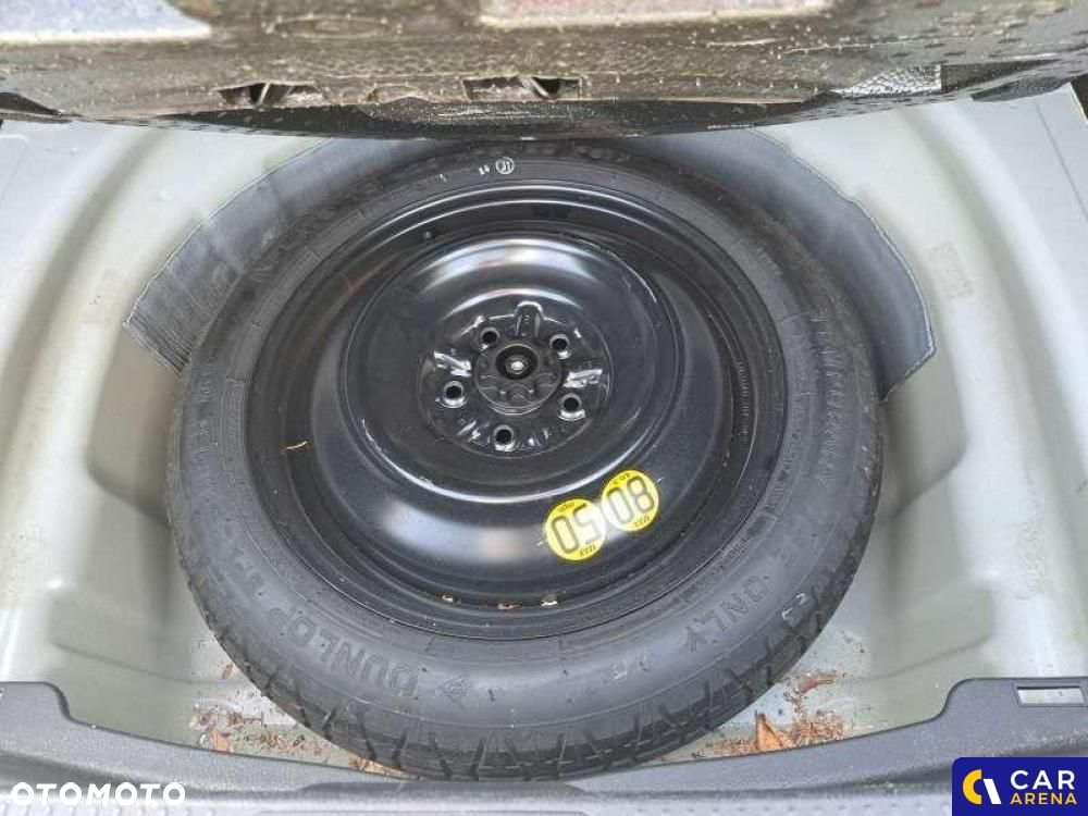 Toyota Camry - 37