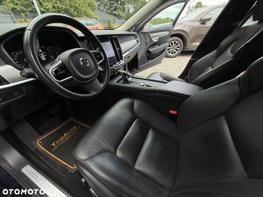 Volvo V90 D3 Geartronic Momentum Pro - 17