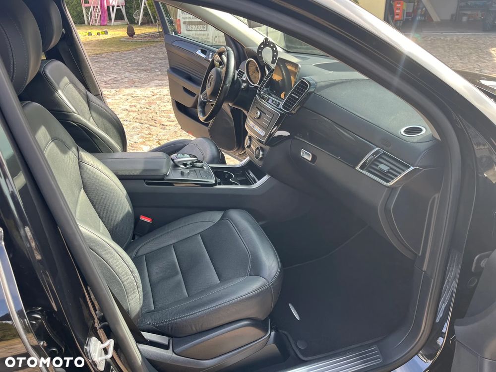 Mercedes-Benz GLE - 22