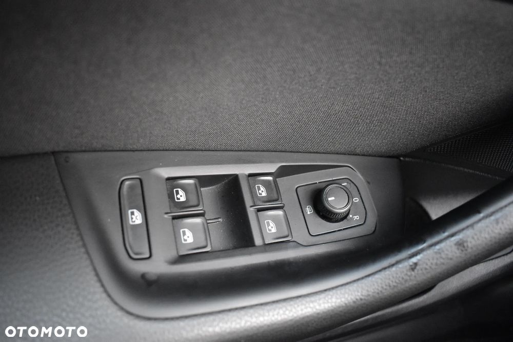 Volkswagen Passat Variant 2.0 TDI EVO Business DSG - 23