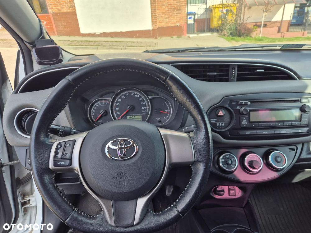 Toyota Yaris 1.0 Active - 8