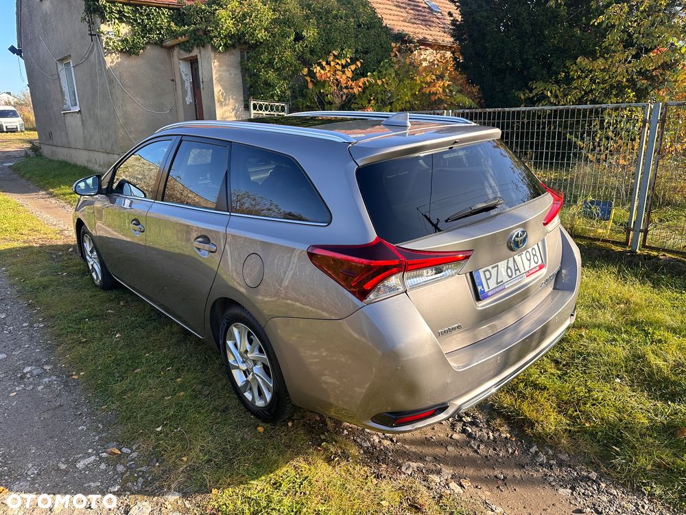 Toyota Auris 2015 photo 5