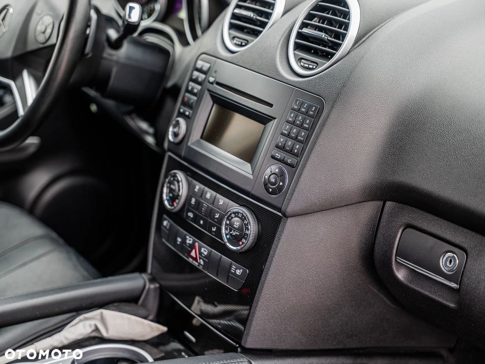 Mercedes-Benz ML - 15