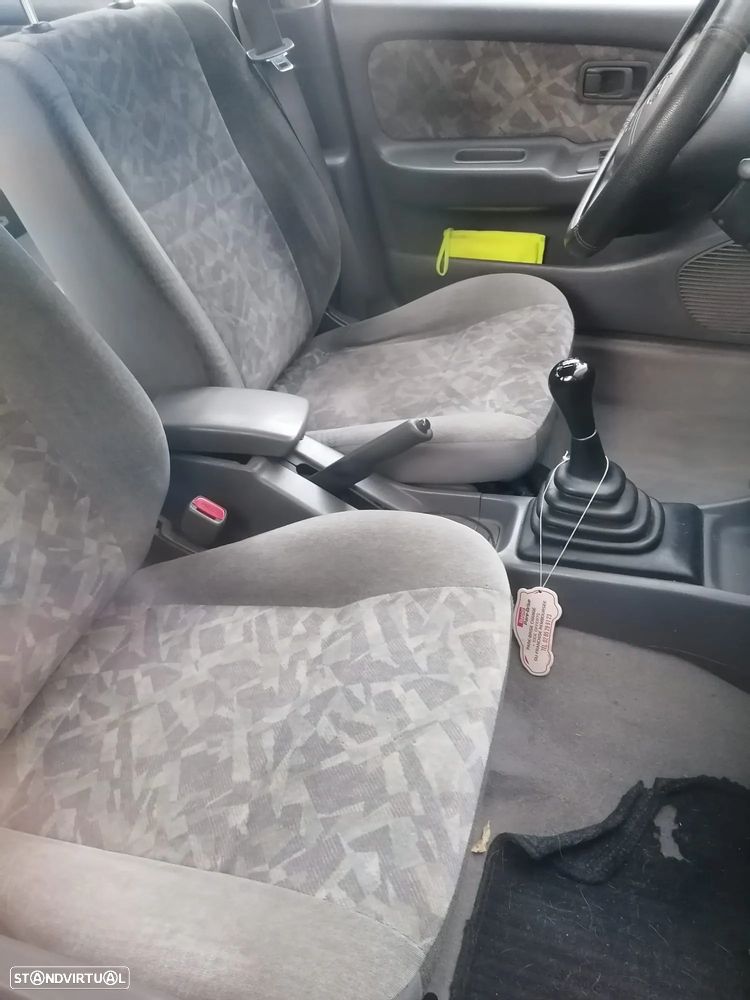 Nissan Almera - 10