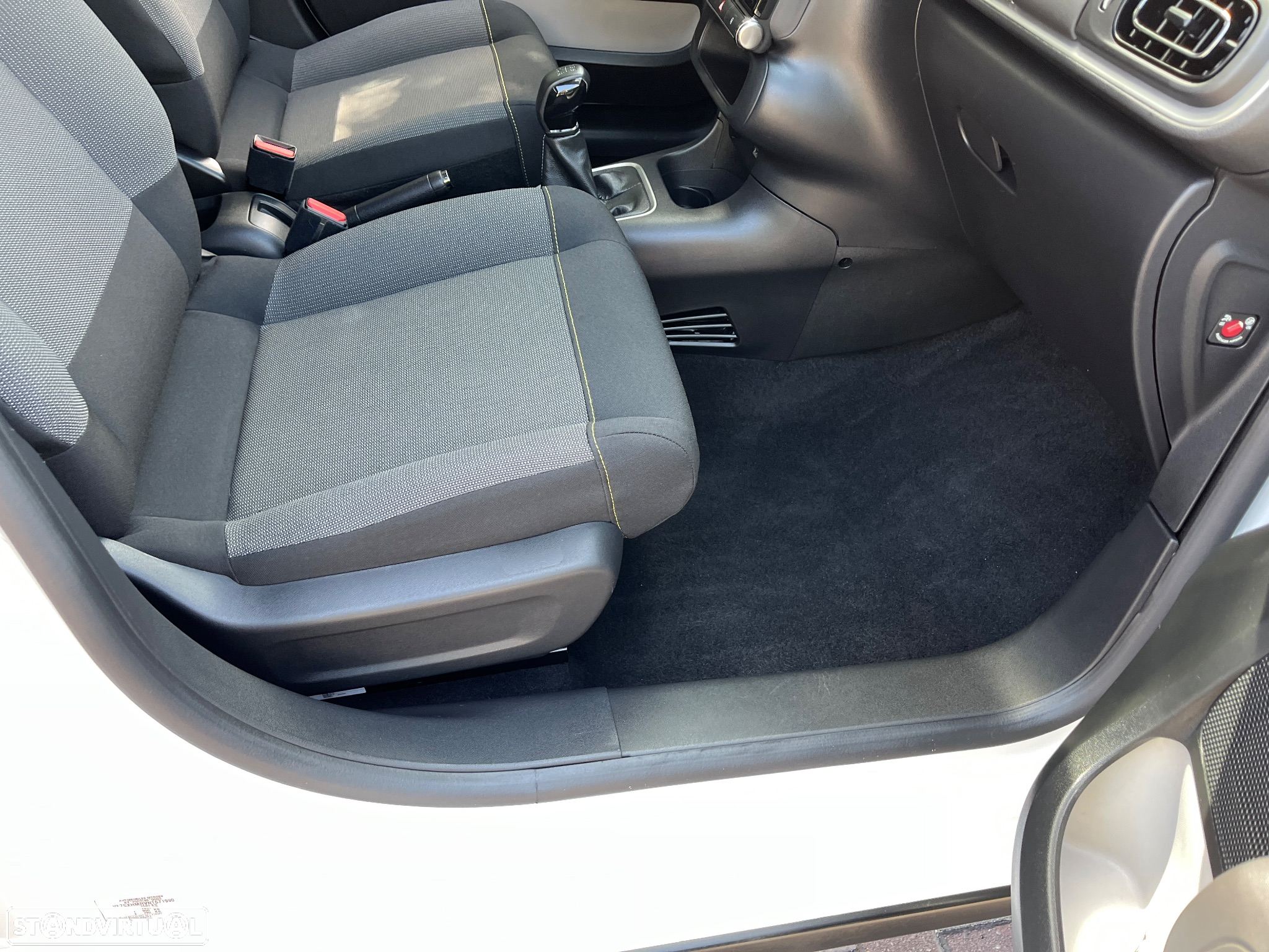 Citroën C3 1.2 PureTech C-Series - 17