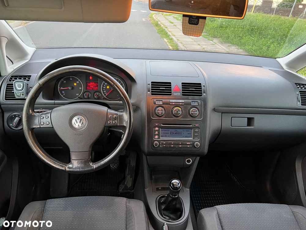Volkswagen Touran 1.9 TDI Highline - 15