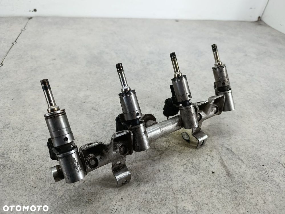 LISTWA WTRYSKOWA BENZYNA PEUGEOT 5008 V756805180 1.6 THP - 1