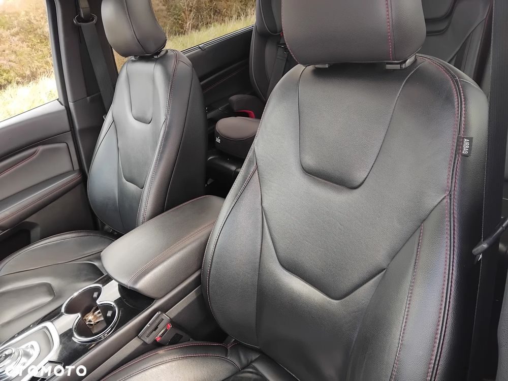 Ford S-Max - 19