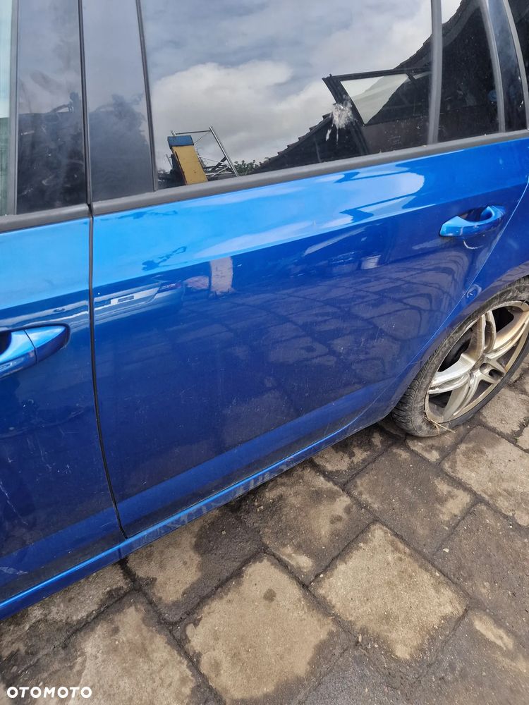 Drzwi  lewy  tył  skoda  octavia  III  kombi  w  kolorze  LF5W - 1