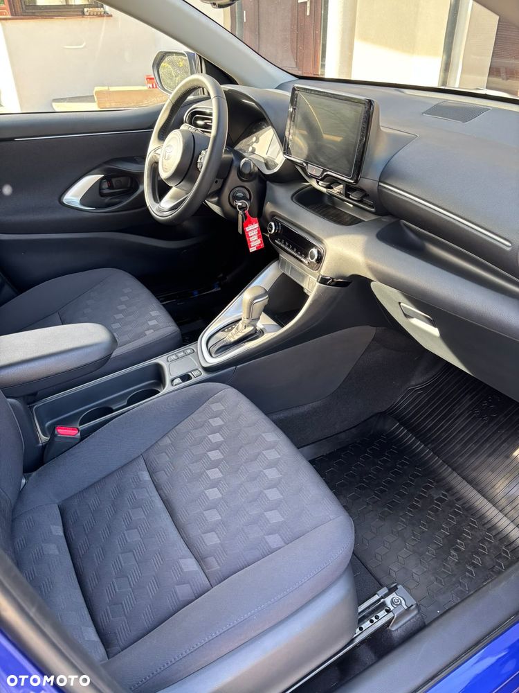 Toyota Yaris - 10