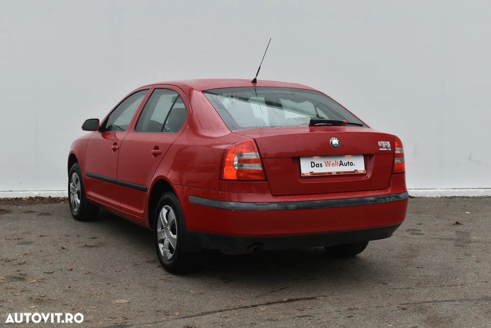 Skoda Octavia 1.6 Ambiente - 4