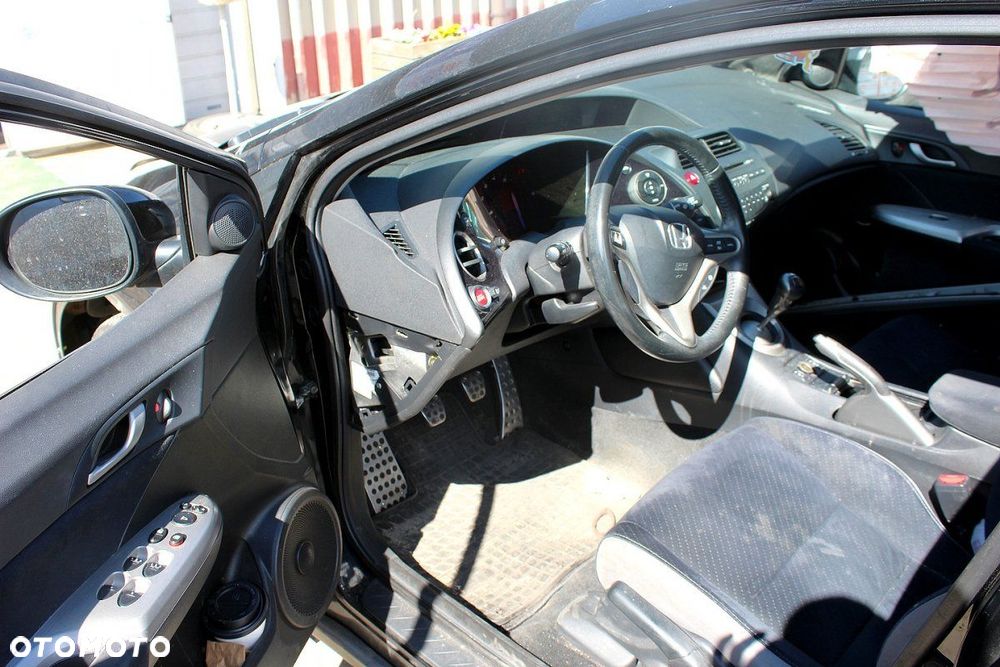 Honda Civic VIII FK 2006 1.8i-VTEC R18A2 HB5D (MASKA, ZDERZAK, LAMPA, BŁOTNIK, DRZWI, SZYBA, FOTEL) - 8