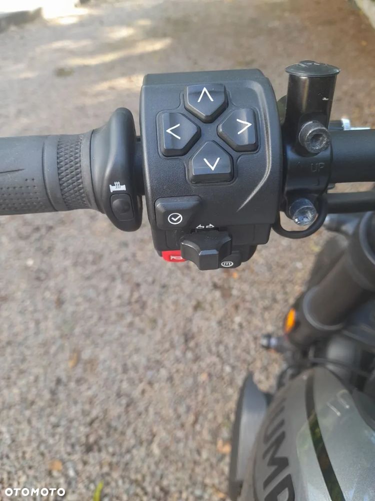 Triumph Trident - 11