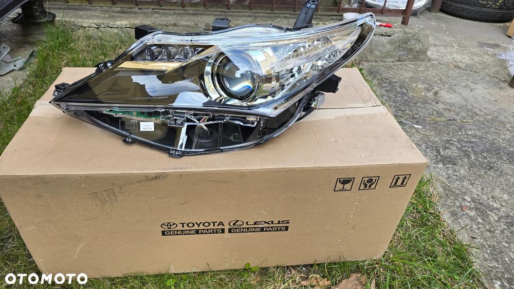Toyota Auris II 12-15 Lampa Przód Lewa Zwykła z LED DRL Oryginał Europa Nowa - 6