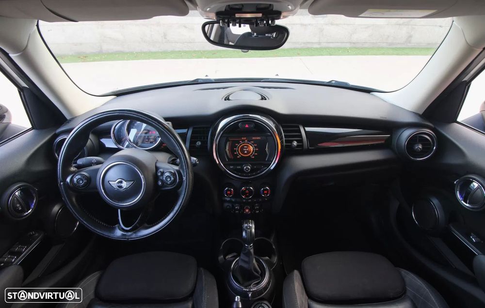 MINI 5 Portas Cooper D Auto - 20