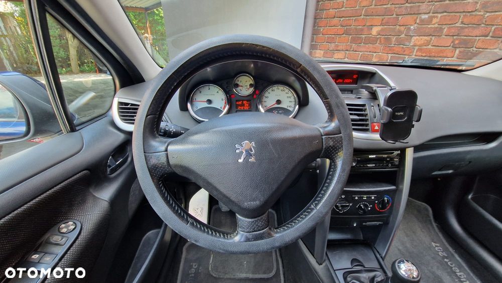Peugeot 207 90 HDi FAP (Blue Lion) Sport - 11