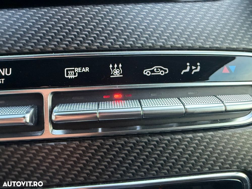 Mercedes-Benz V 300 d Lang 4Matic 9G-TRONIC Exclusive - 36