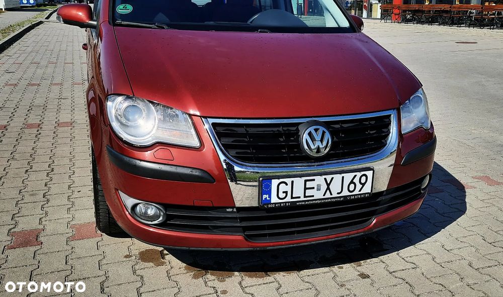 Volkswagen Touran 1.9 TDI DSG Conceptline - 3