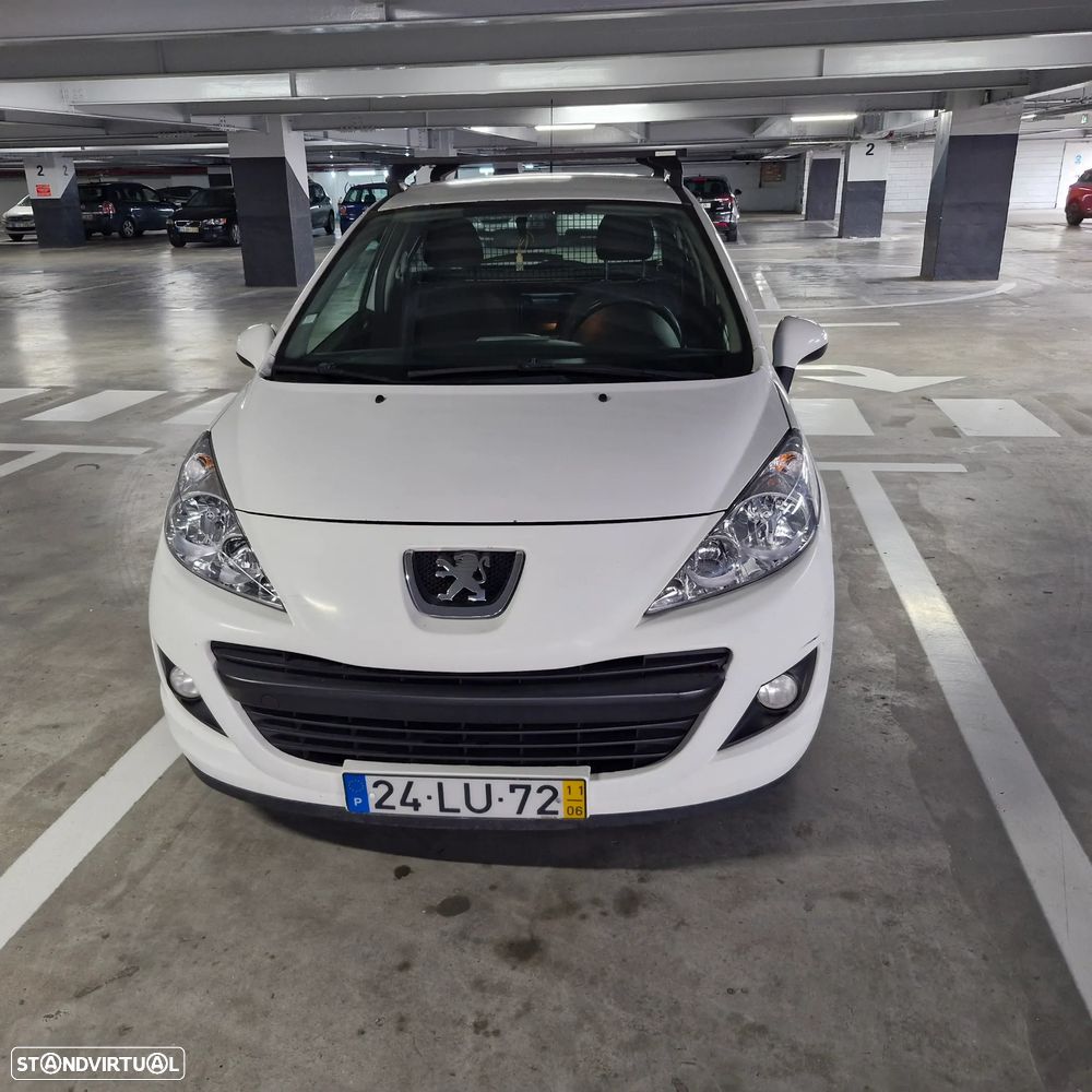 Peugeot 207 - 1