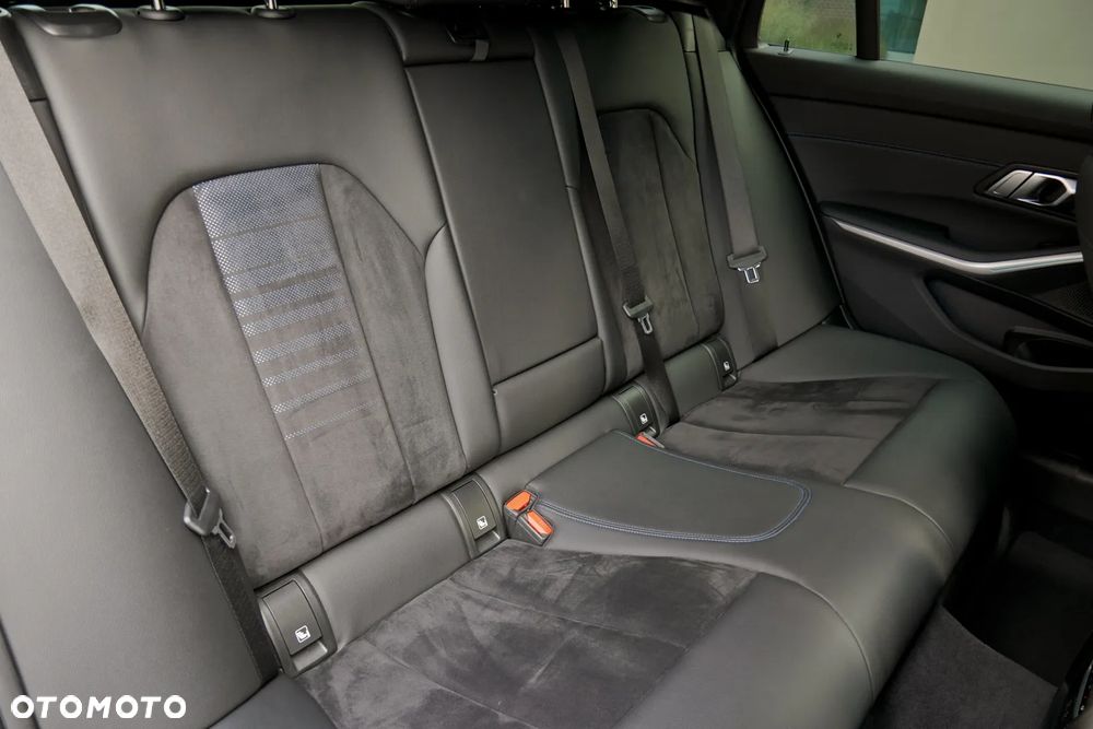 BMW Seria 3 320d xDrive mHEV M Sport - 15
