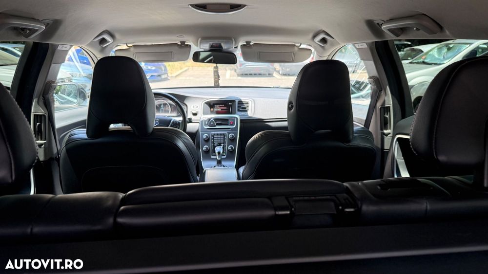 Volvo V60 D4 Geartronic Momentum - 9
