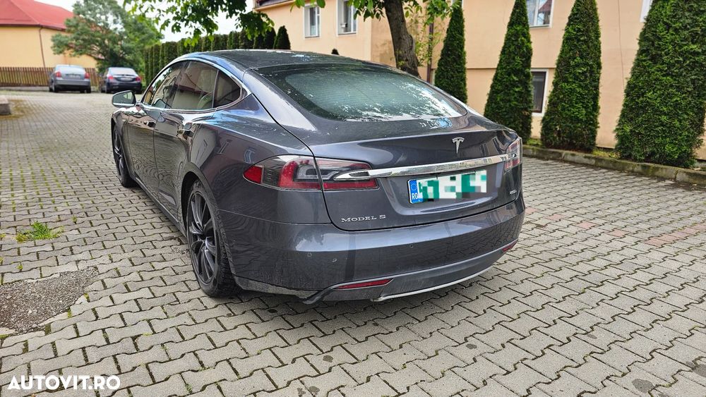 Tesla Model S Performance - 5