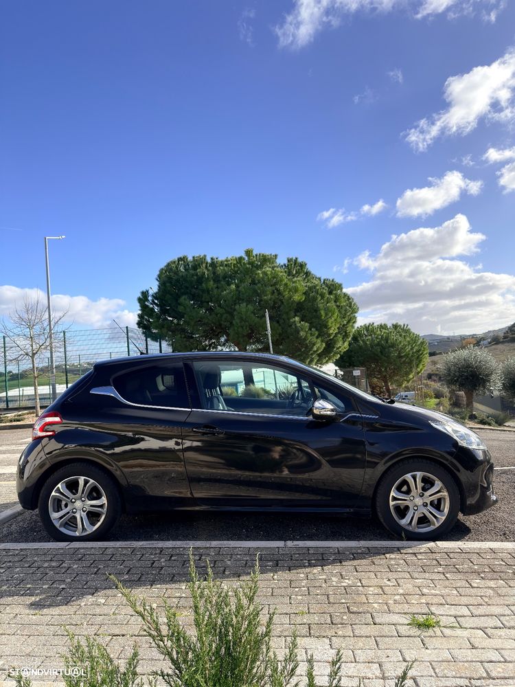 Peugeot 208 1.6 e-HDi Allure 95g - 1