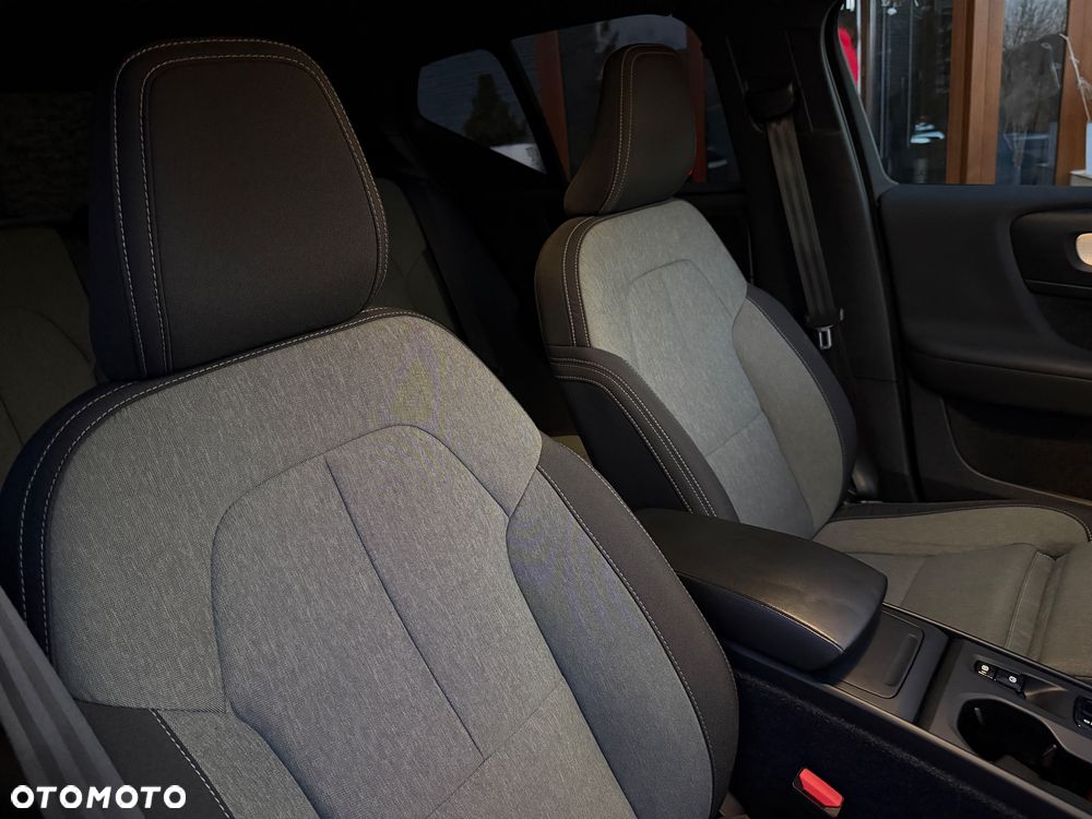 Volvo XC 40 B3 Plus Bright - 24