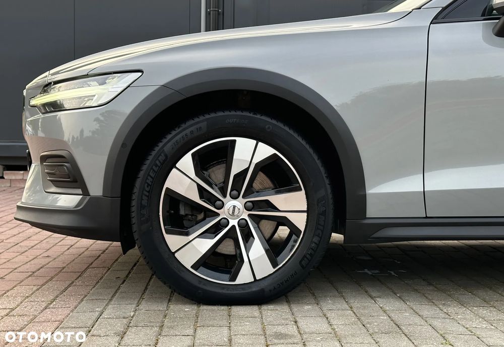 Volvo V60 Cross Country - 17
