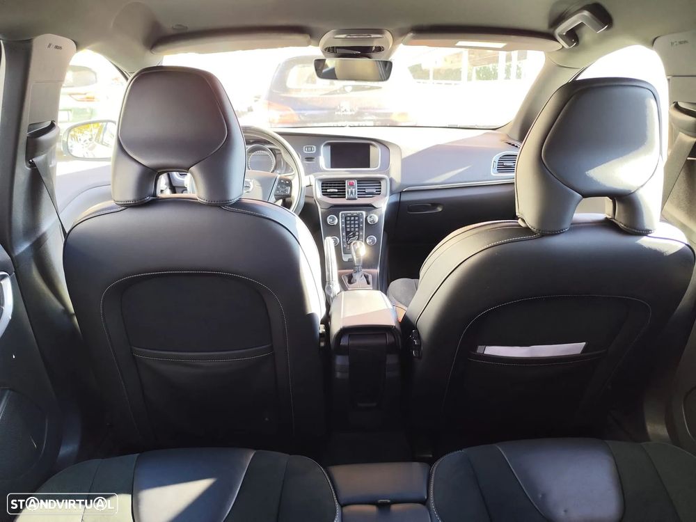 Volvo V40 D2 Geartronic RDesign - 4