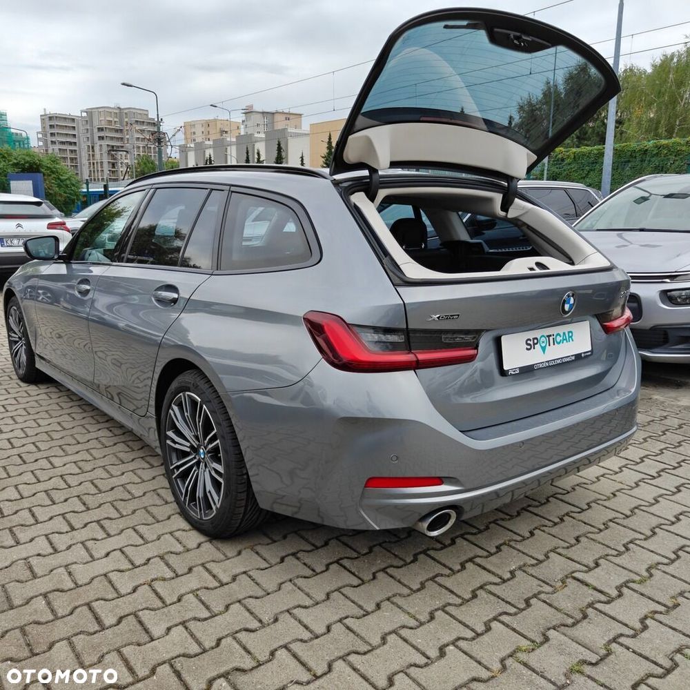 BMW Seria 3 320d xDrive mHEV - 4