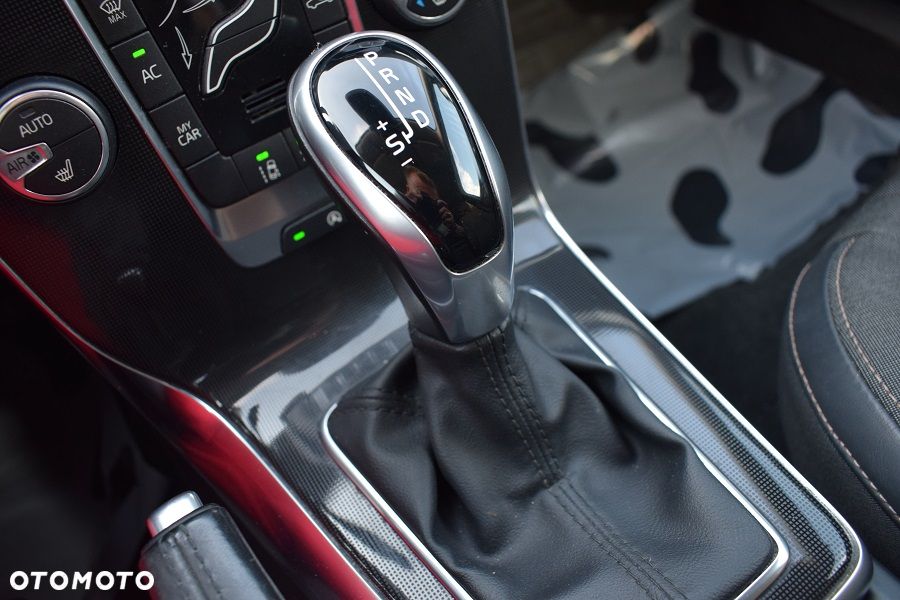 Volvo V40 Cross Country D3 Drive-E SCR Dynamic Edition - 21