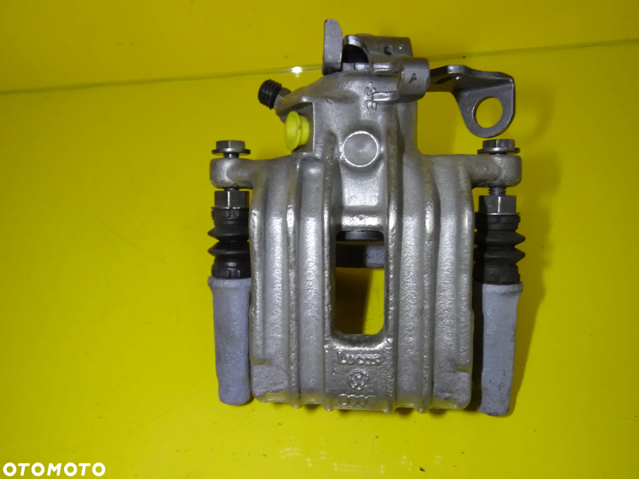 ZACISK ZACISKI HAMULCOWE KOMPLET PRAWY LEWY TYŁ VW GOLF IV Ø 38MM LUCAS NR1 - 10