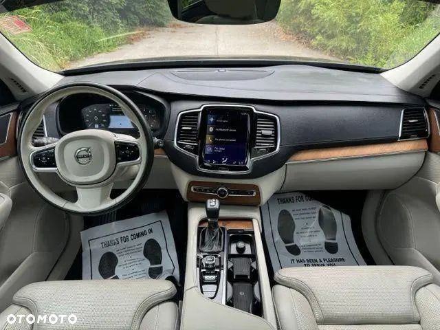 Volvo XC 90 - 9