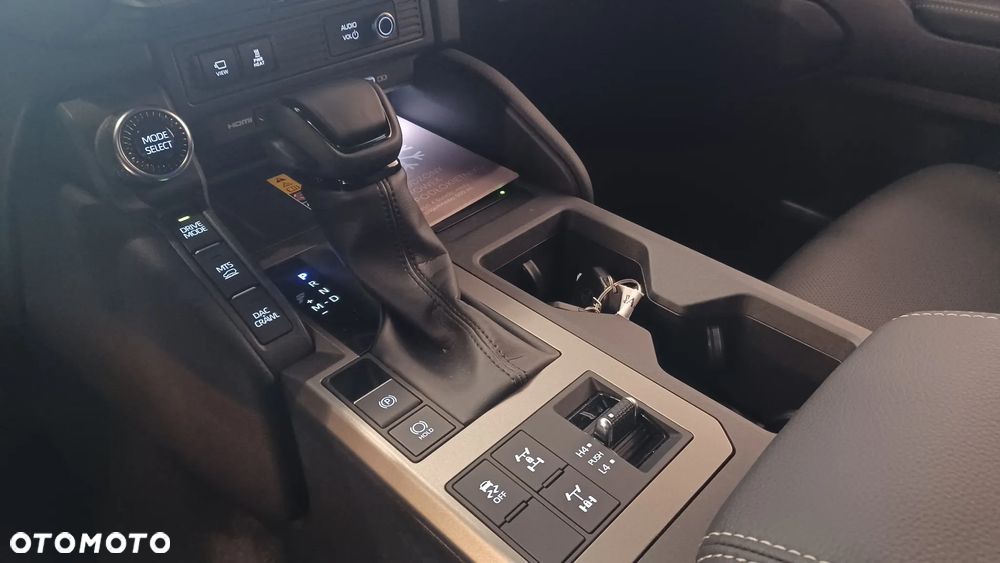 Toyota Land Cruiser - 14