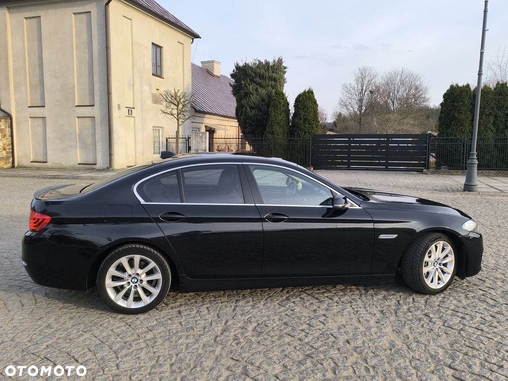 BMW Seria 5 525d - 13