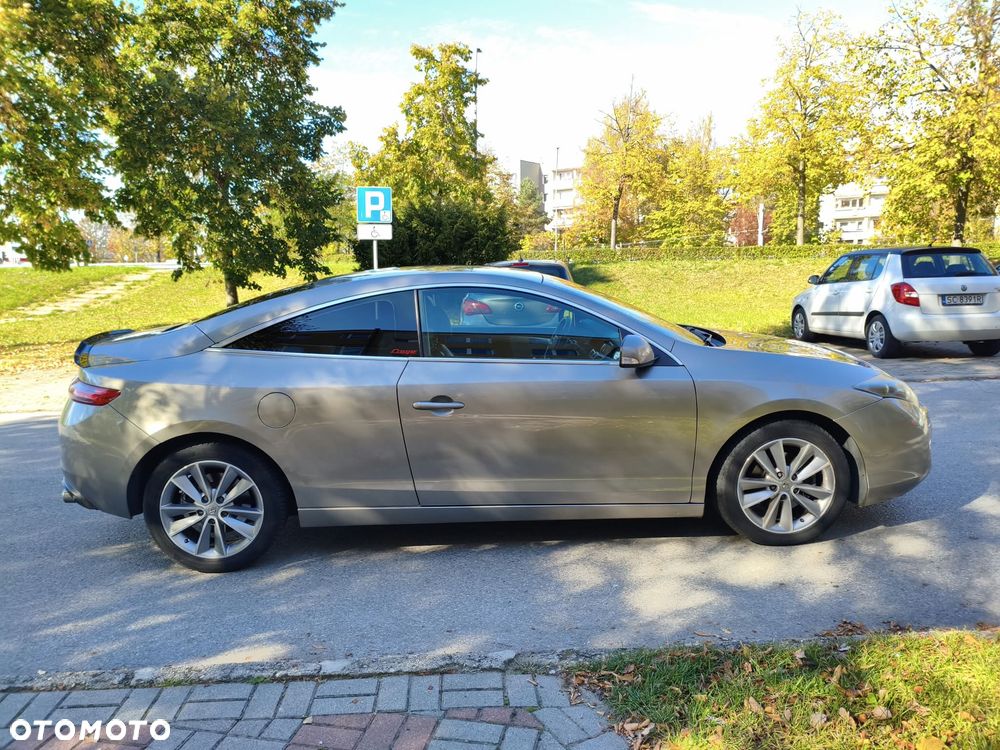Renault Laguna 2012 photo 4