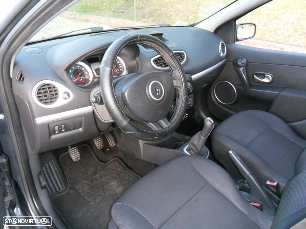 Renault Clio 1.2 16V Dynamique Luxe - 24