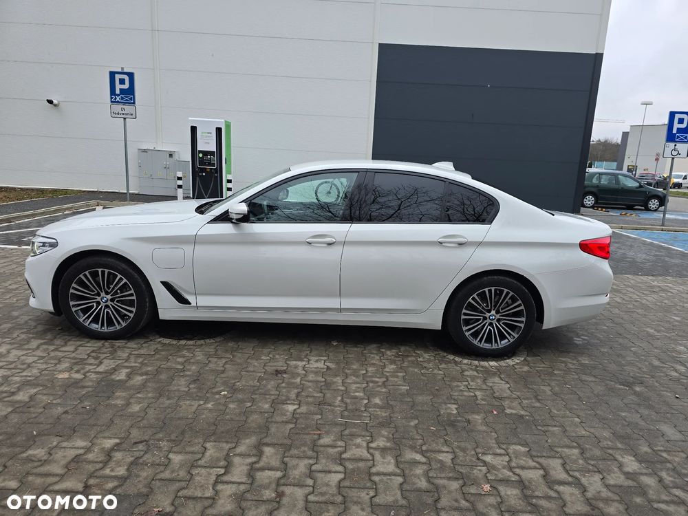 BMW Seria 5 ver-530e-iperformance-luxury-line-sport - 7