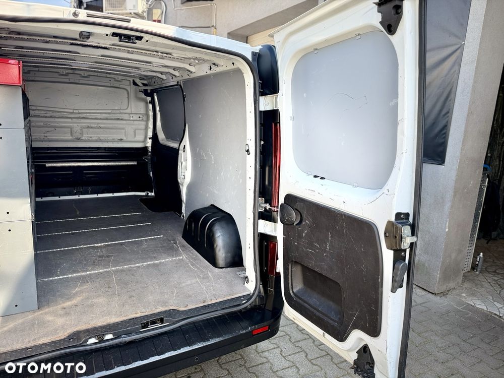 Renault Trafic - 25