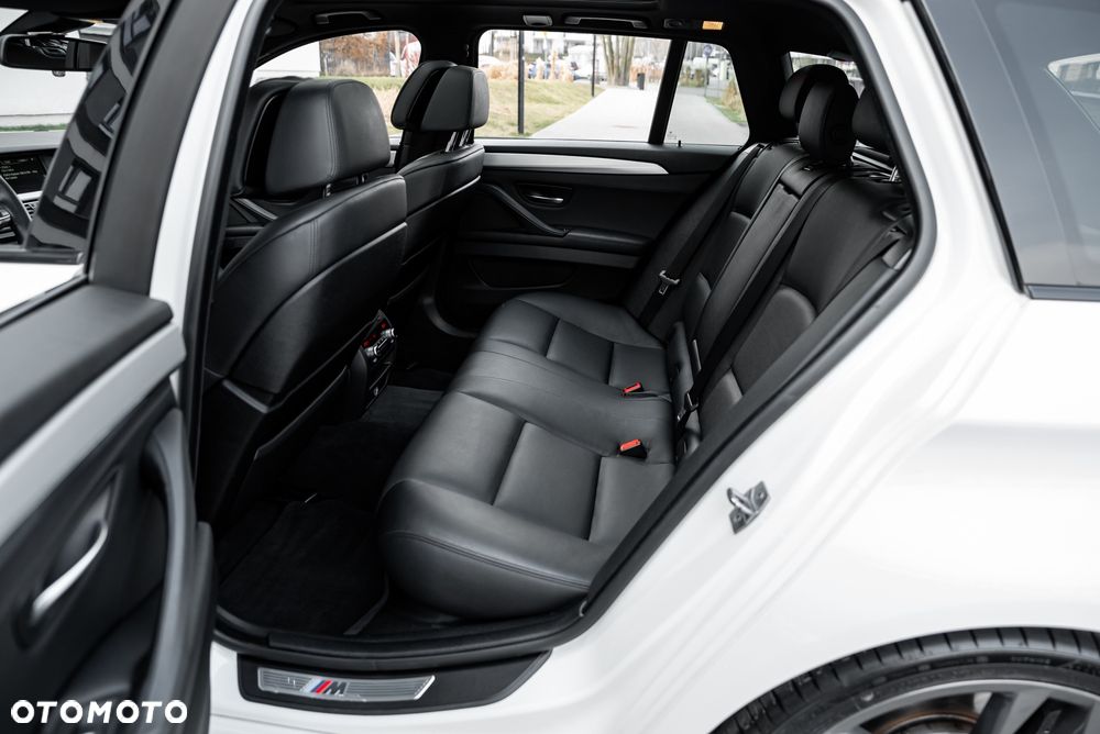 BMW Seria 5 M550d xDrive Touring Sport-Aut - 18