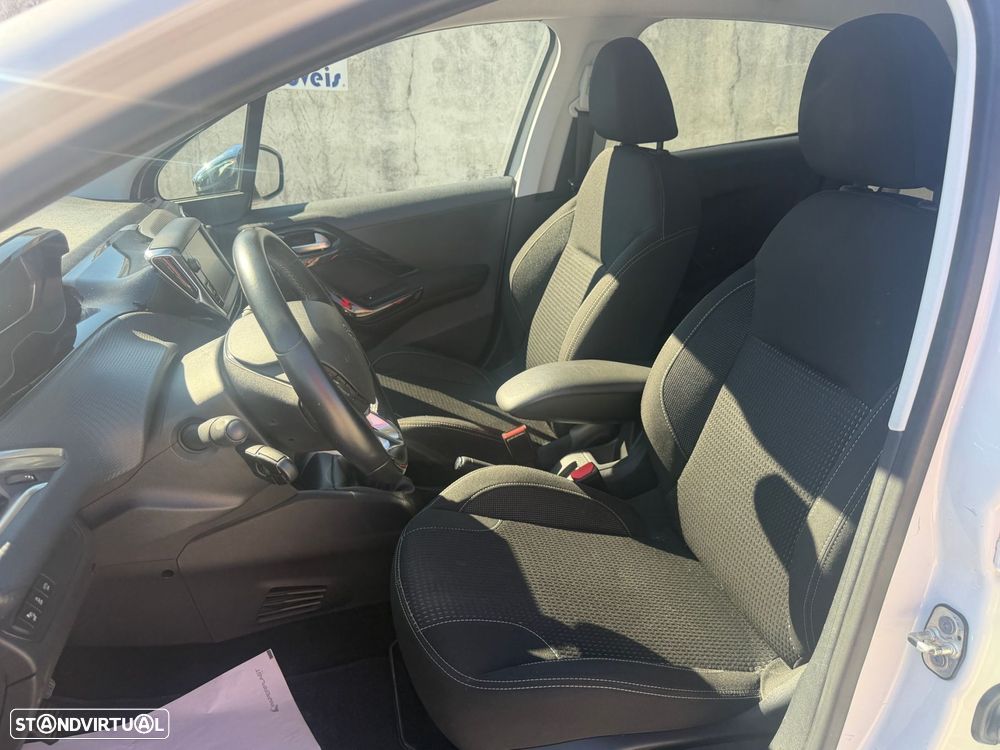 Peugeot 208 1.2 PureTech Allure - 9