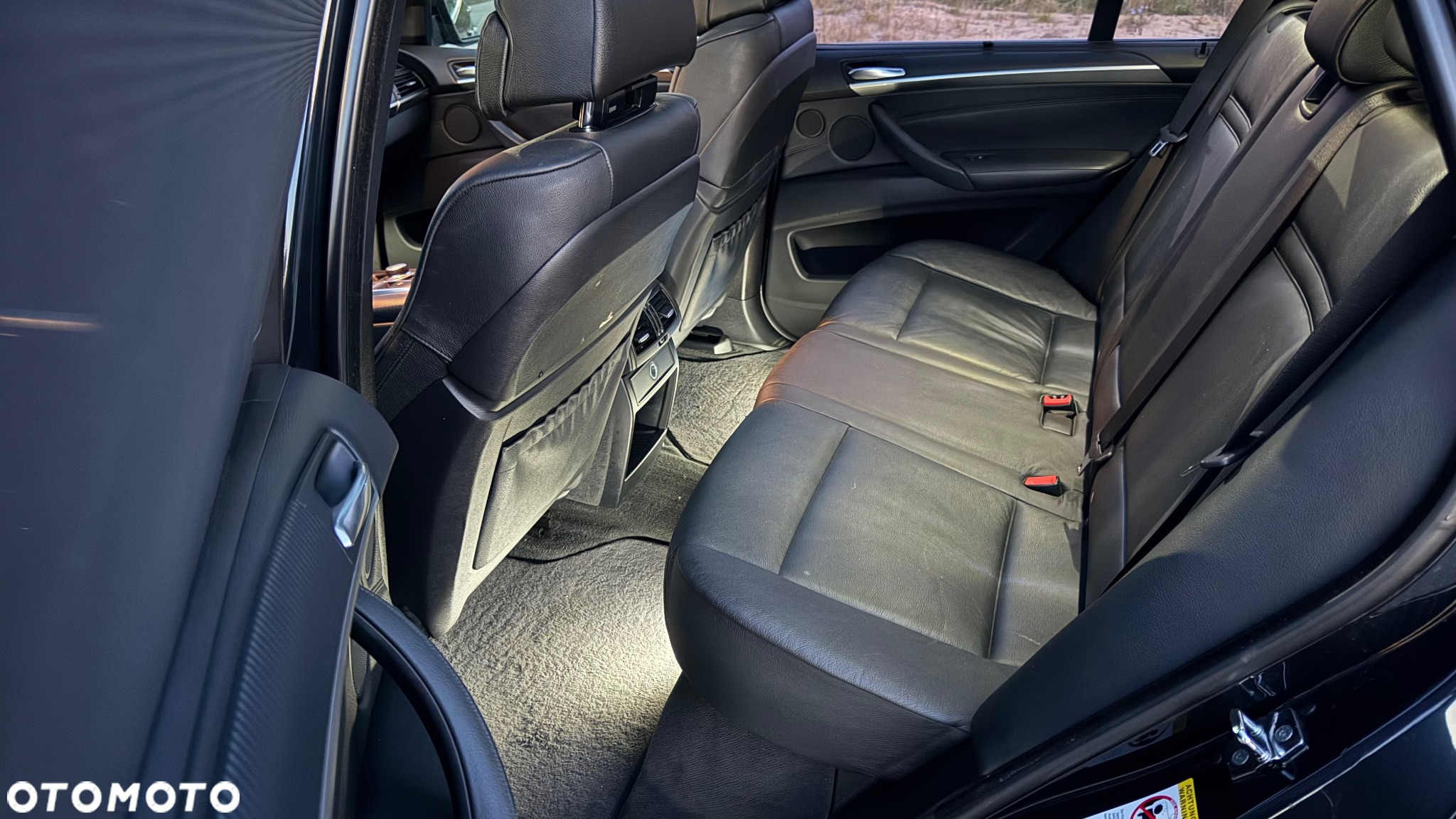BMW X5 4.8is - 12