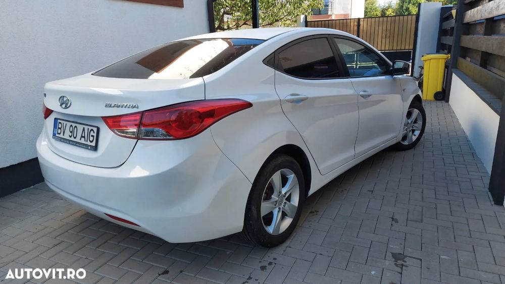 Hyundai Elantra 1.6 MPi Comfort - 4
