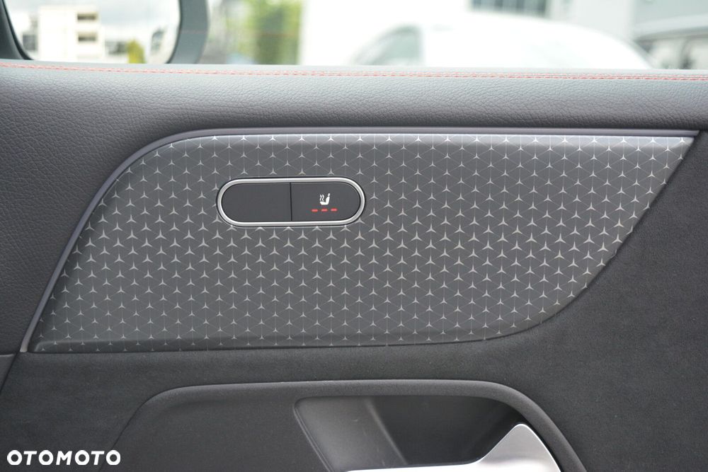 Mercedes-Benz GLB - 26