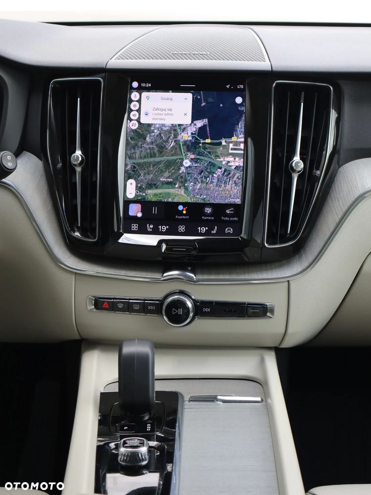 Volvo XC 60 B5 B AWD Plus Dark - 12