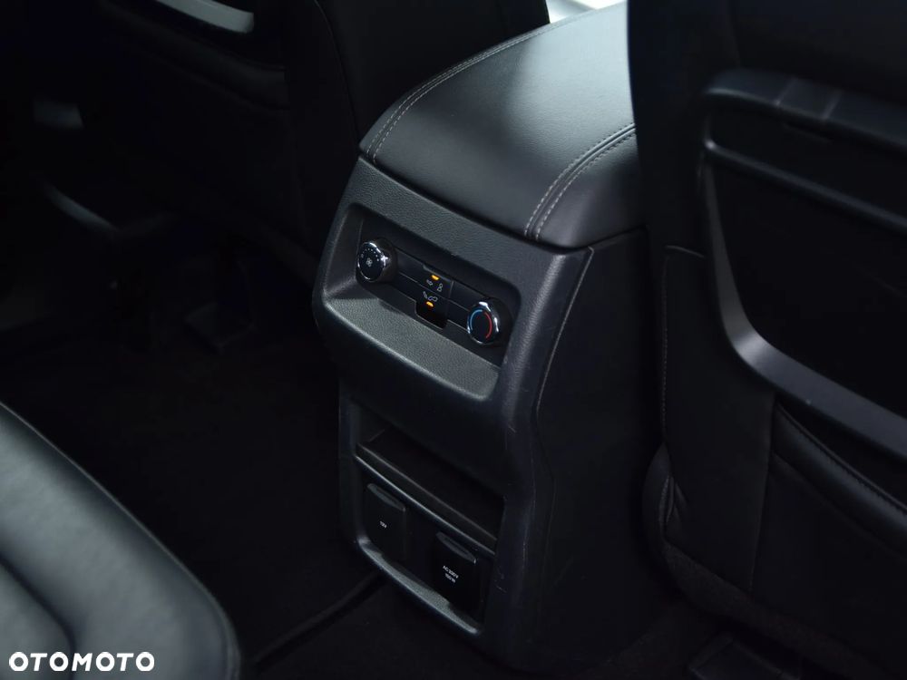Ford Galaxy 2.0 EcoBlue Titanium - 23