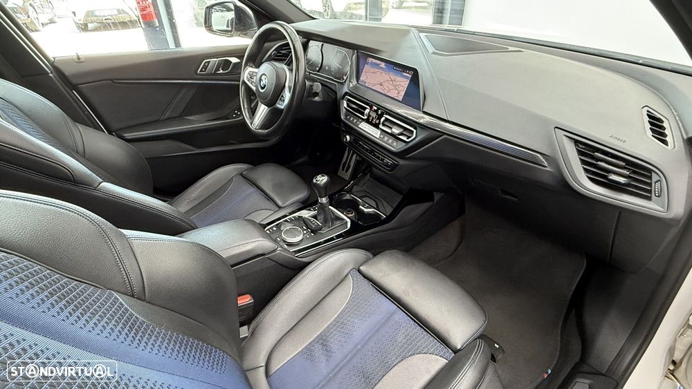 BMW 118 d Pack M - 21